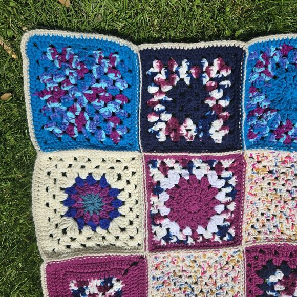 Hand Crochet Granny Square Afghan Throw/Blanket 36x50 Flower Multicolor Vintage - Picture 4 of 6